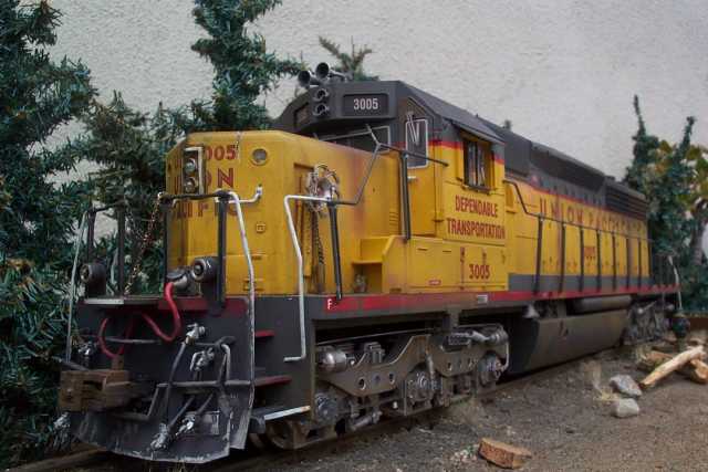 SD40-2NoseLights.jpg