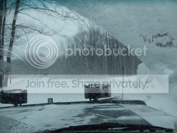 08morethan4ftsnow001.jpg