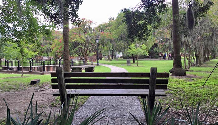 Savannah-Colonial-Park-Cemetery-700x400.jpg