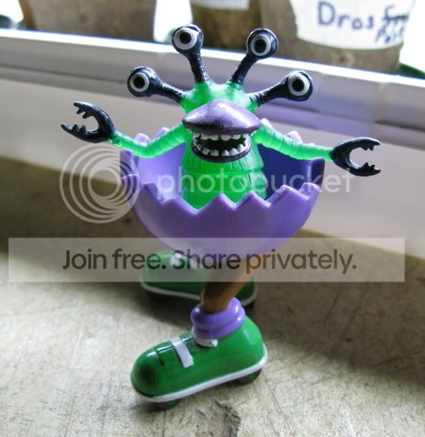IMG_1012-bug-eating-alien.jpg